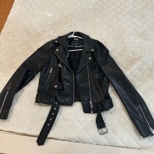 Zara faux leather jacket SIZE MEDIUM worn only a couple times great condition